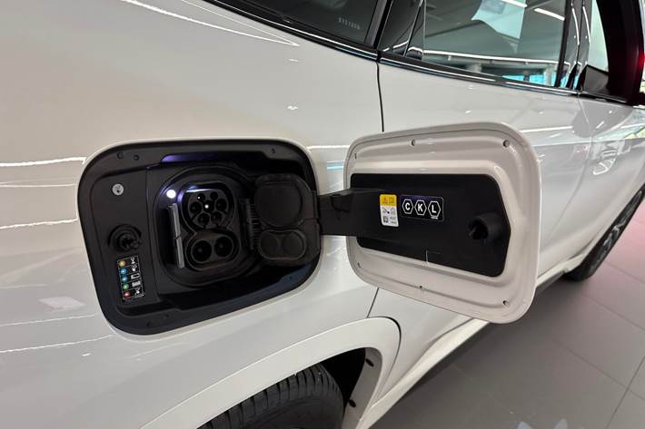 Hvid BMW iX1 fra 2023