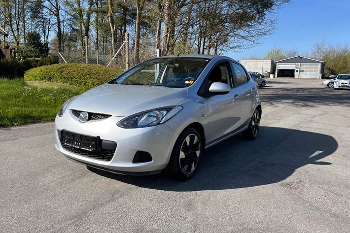 Sølv Mazda 2 fra 2008