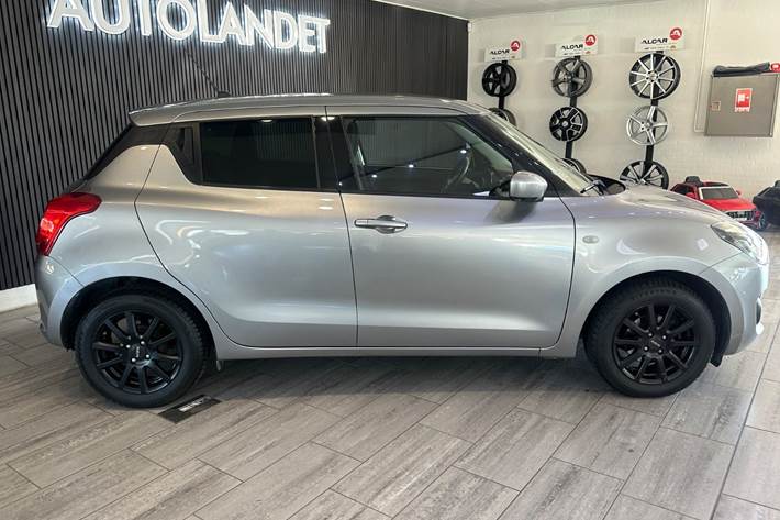 Grå Suzuki Swift fra 2021