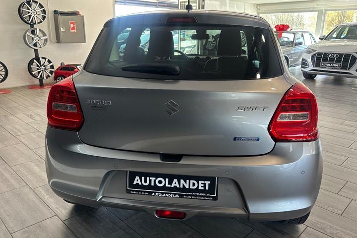 Grå Suzuki Swift fra 2021