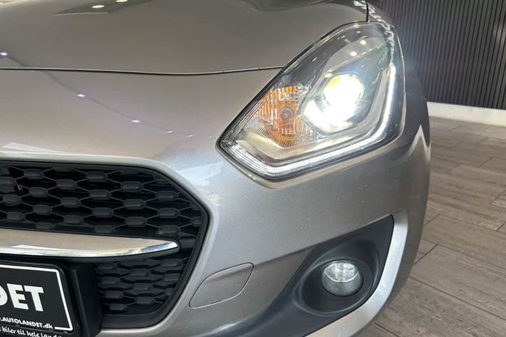 Grå Suzuki Swift fra 2021