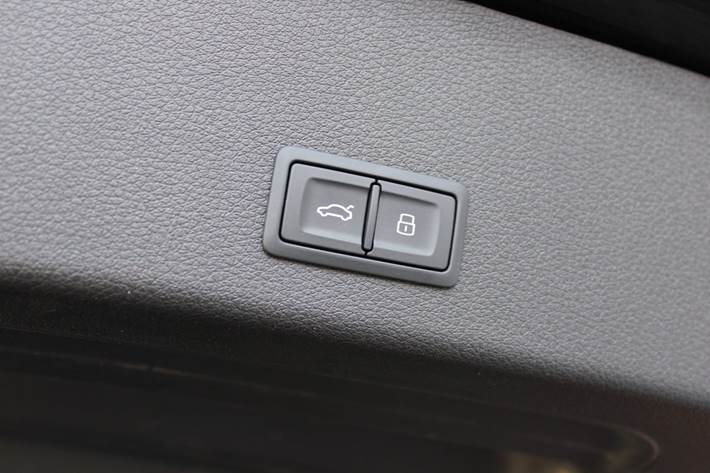 Sort Audi e-tron fra 2022