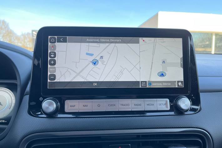 Grå Hyundai Kona fra 2022