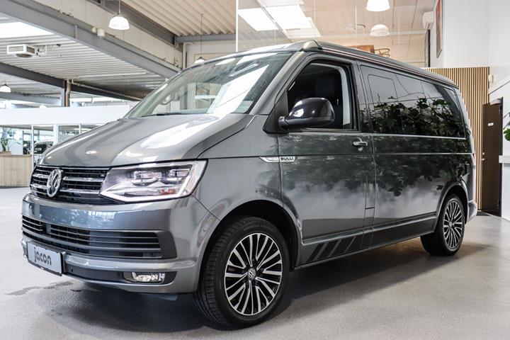 Grå VW Multivan fra 2019