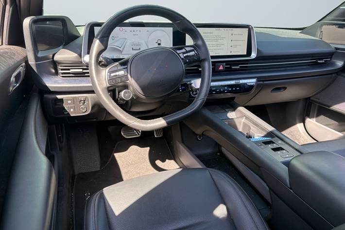 Grå Hyundai Ioniq 6 fra 2024