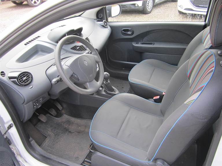 Renault Twingo 1,2 16V Authentique 75HK 3d