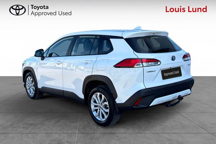 Hvid Toyota Corolla Cross fra 2023