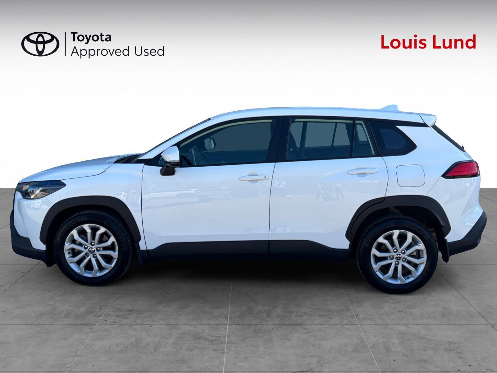 Hvid Toyota Corolla Cross fra 2023