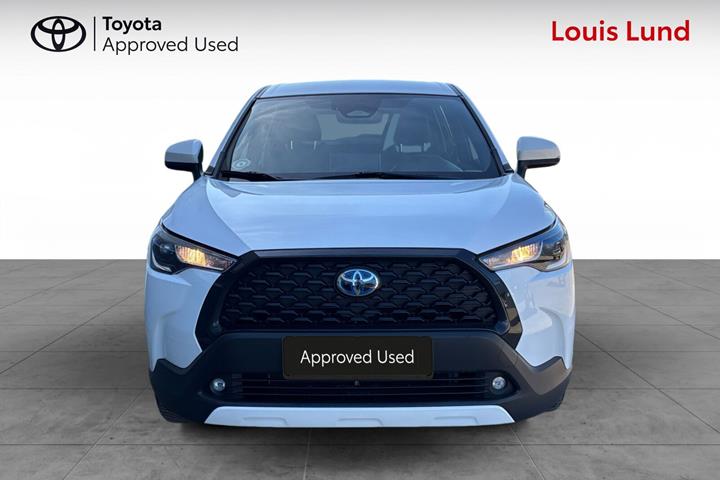 Hvid Toyota Corolla Cross fra 2023