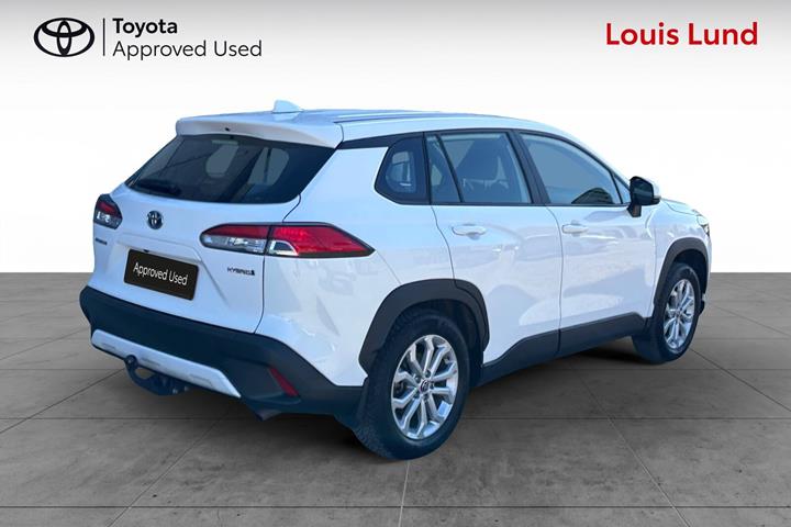 Hvid Toyota Corolla Cross fra 2023