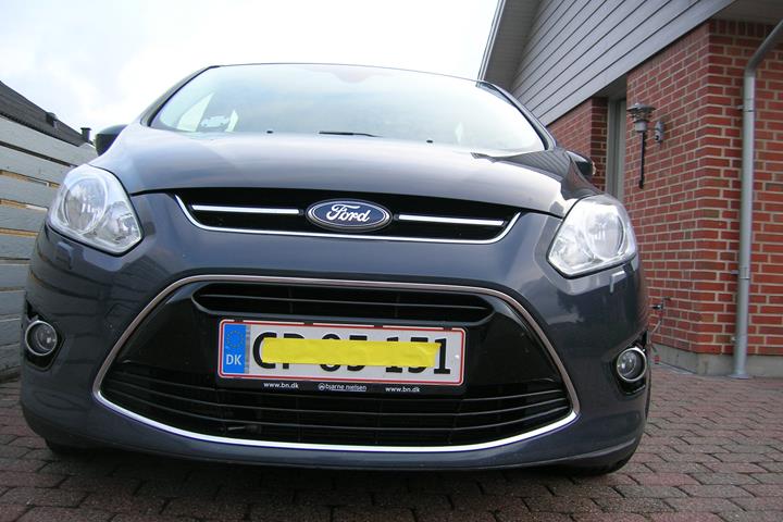 Grå Ford C-MAX fra 2013