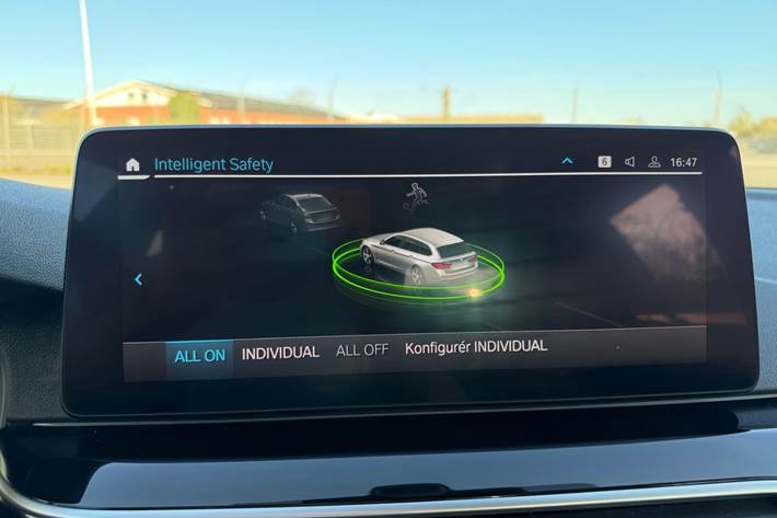 Sølv BMW 530e fra 2021