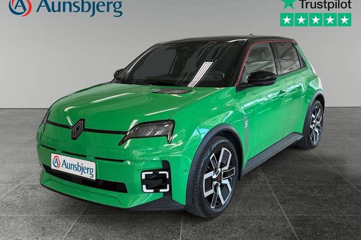Grøn Renault 5 E-Tech fra 2025 set udefra