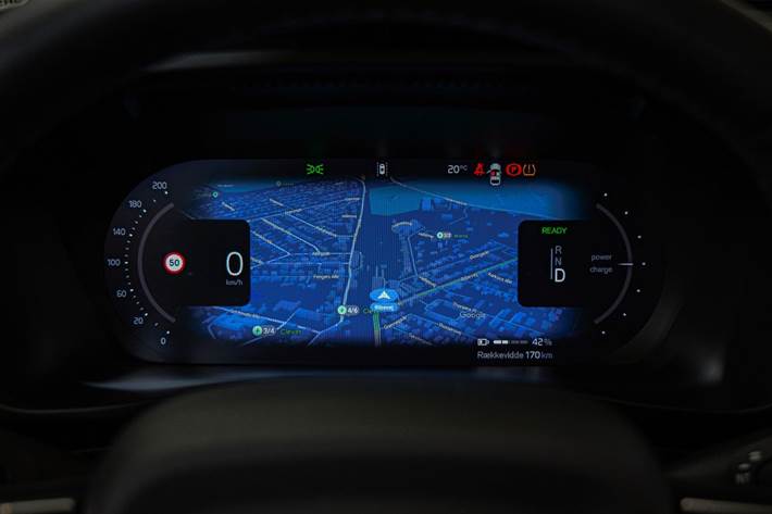 Sort Volvo EX40 fra 2025