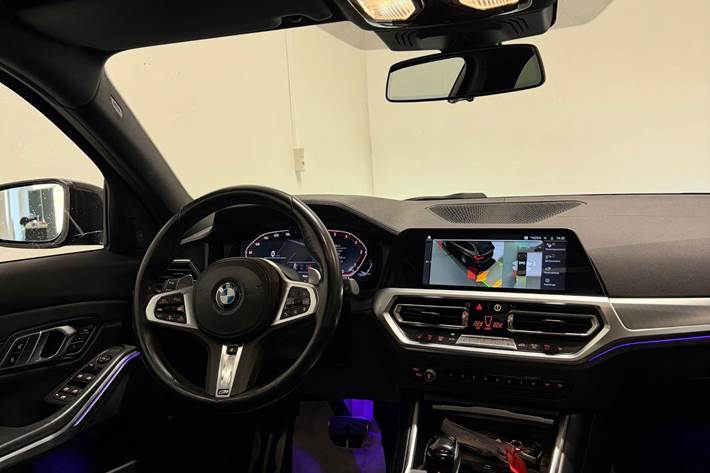Sort BMW 330d fra 2020