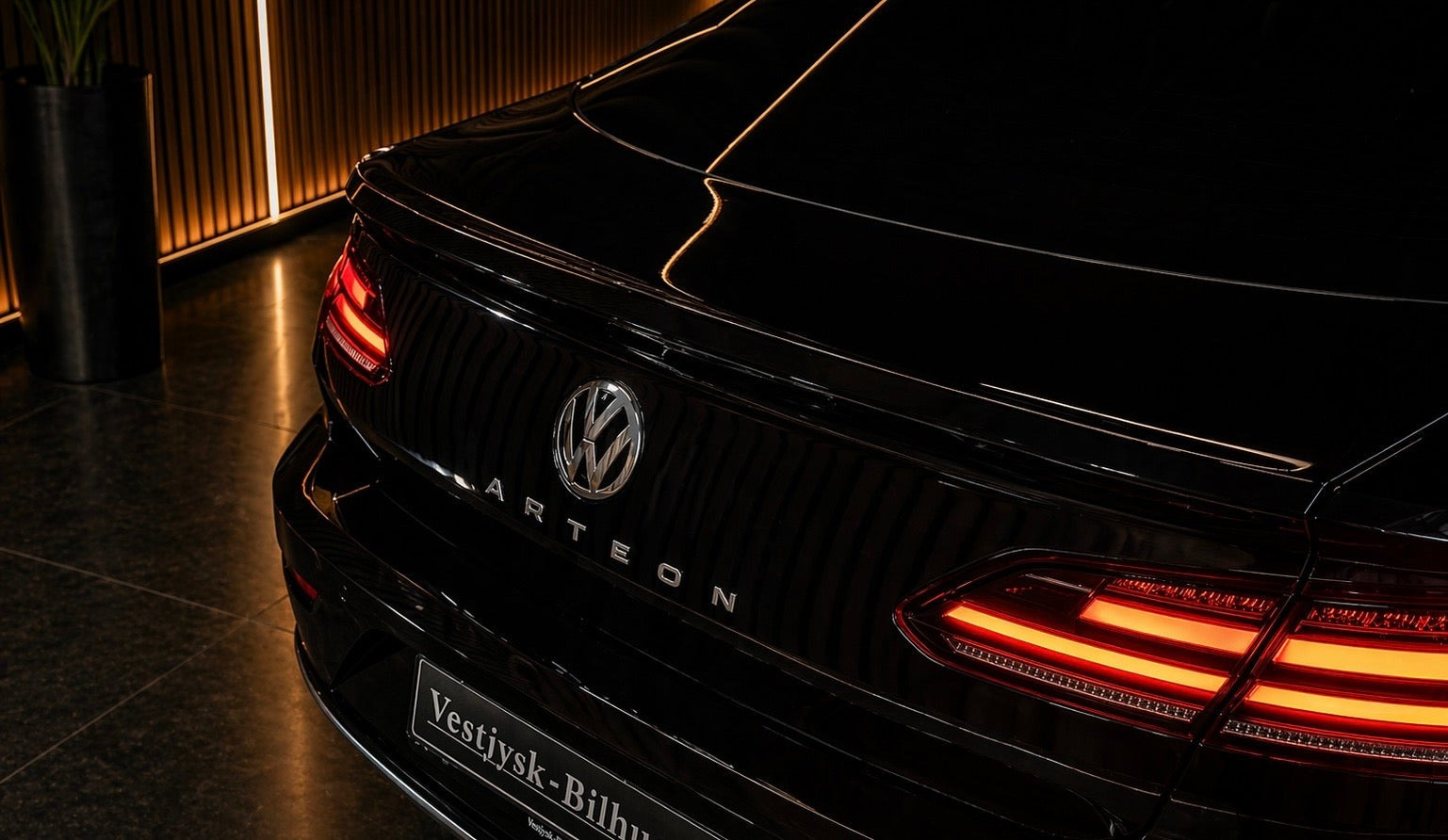 Sort VW Arteon fra 2018