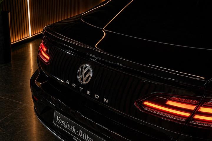 Sort VW Arteon fra 2018