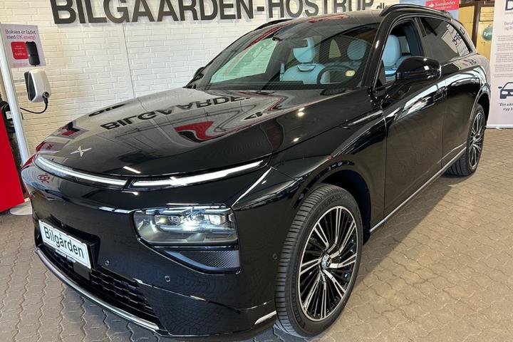 Sort Xpeng G9 fra 2026 set udefra
