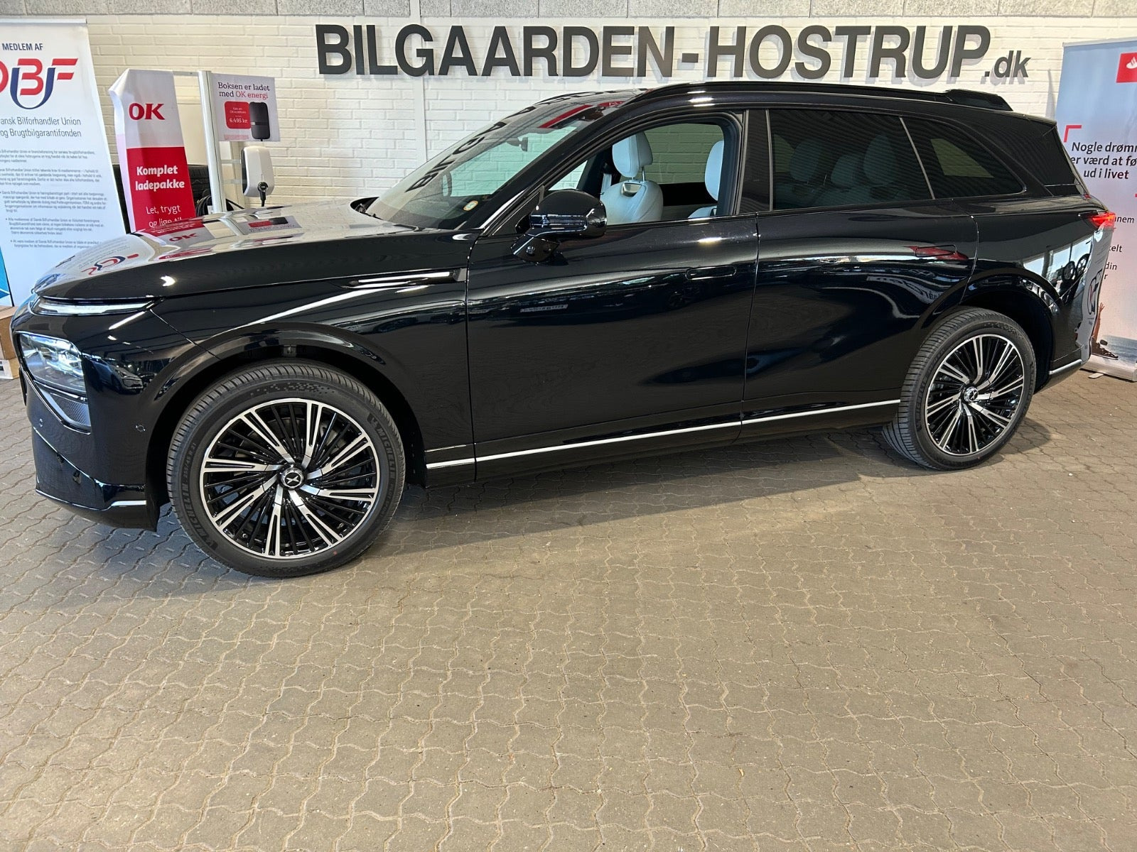 Sort Xpeng G9 fra 2026