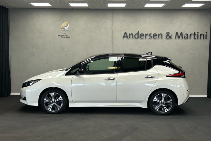 Hvid Nissan Leaf fra 2022