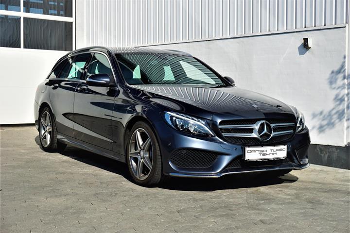 Grå Mercedes C250 fra 2014 set udefra