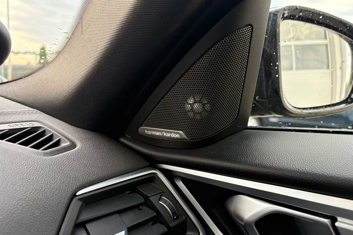 Grå BMW i4 fra 2024