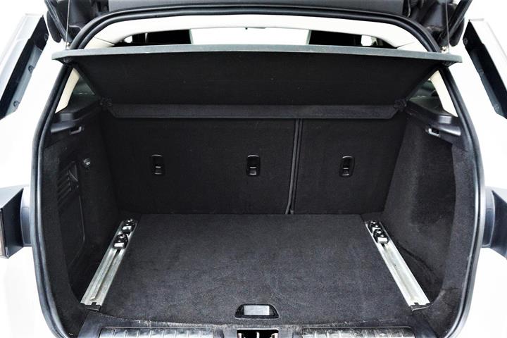 Hvid Land Rover Range Rover evoque fra 2013