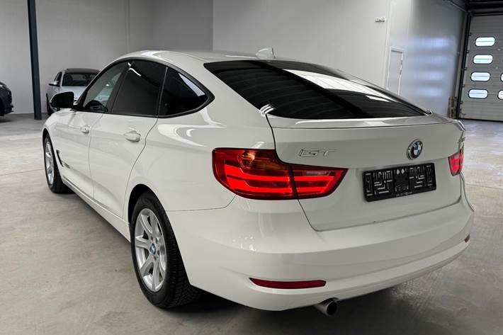Hvid BMW 320d fra 2014