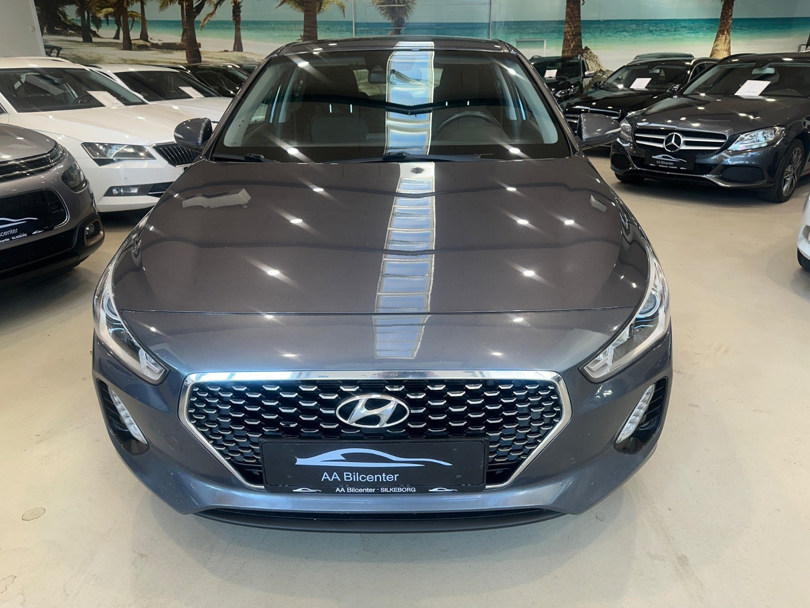 Grå Hyundai i30 fra 2017