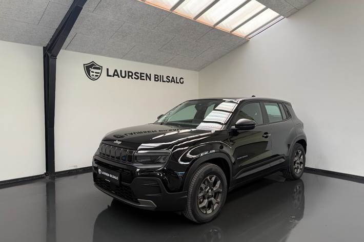 Sort Jeep Avenger fra 2023