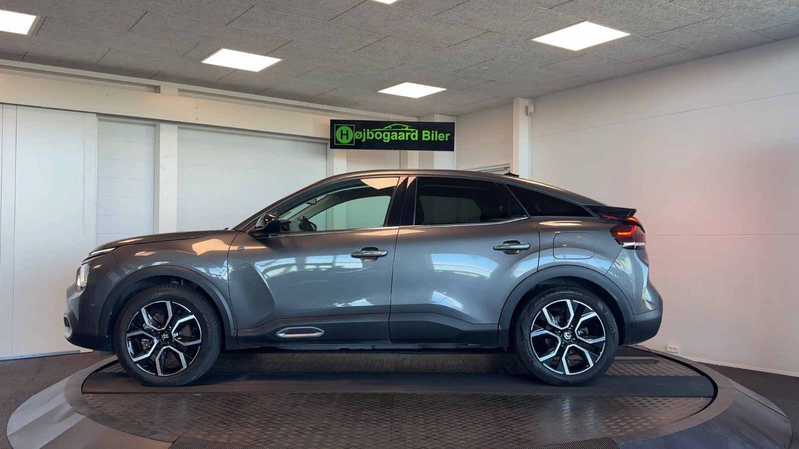 Grå Citroën ë-C4 fra 2024