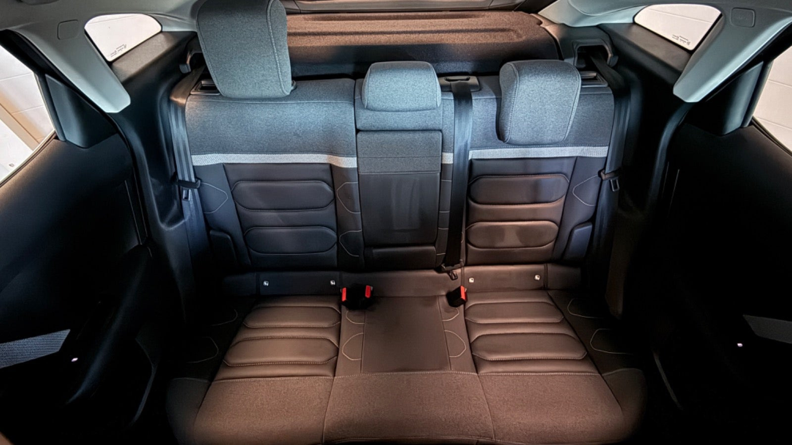 Grå Citroën ë-C4 fra 2024