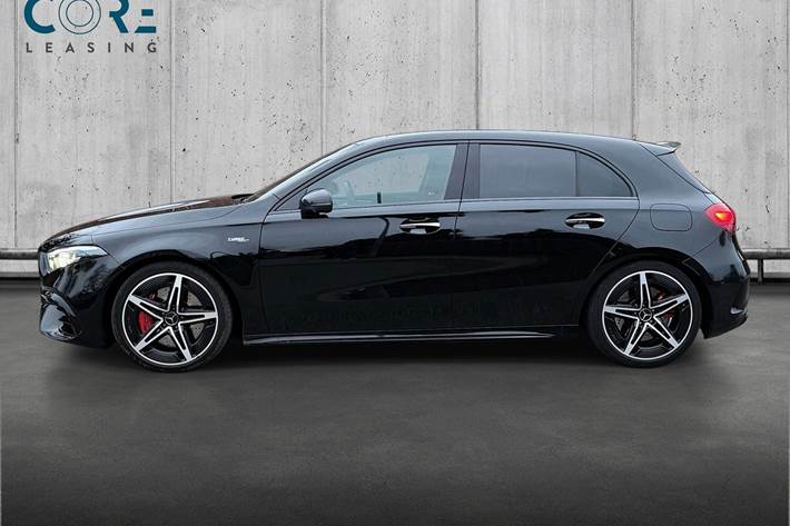 Sort Mercedes A45 fra 2023