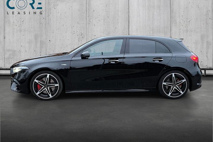 Sort Mercedes A45 fra 2023