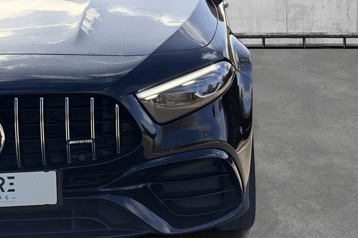 Sort Mercedes A45 fra 2023