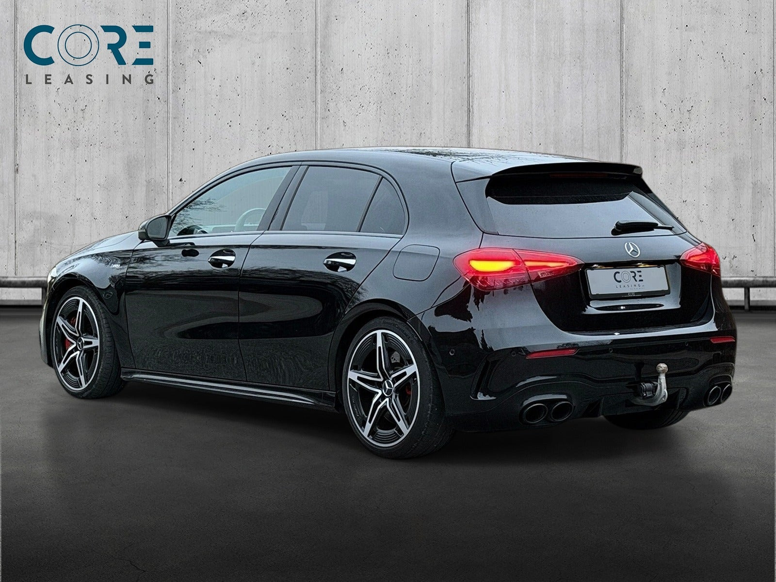 Sort Mercedes A45 fra 2023
