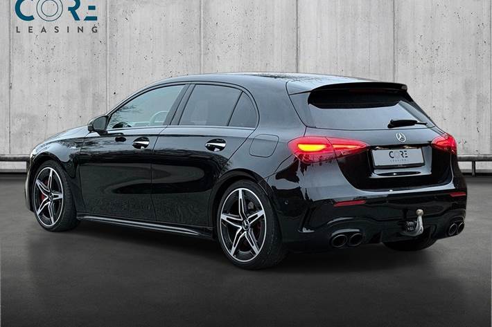 Sort Mercedes A45 fra 2023