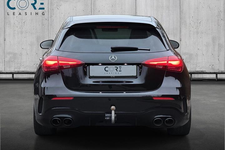 Sort Mercedes A45 fra 2023