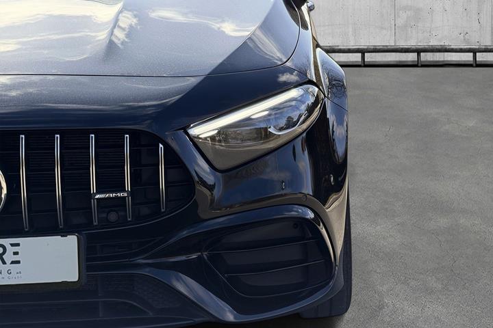 Sort Mercedes A45 fra 2023
