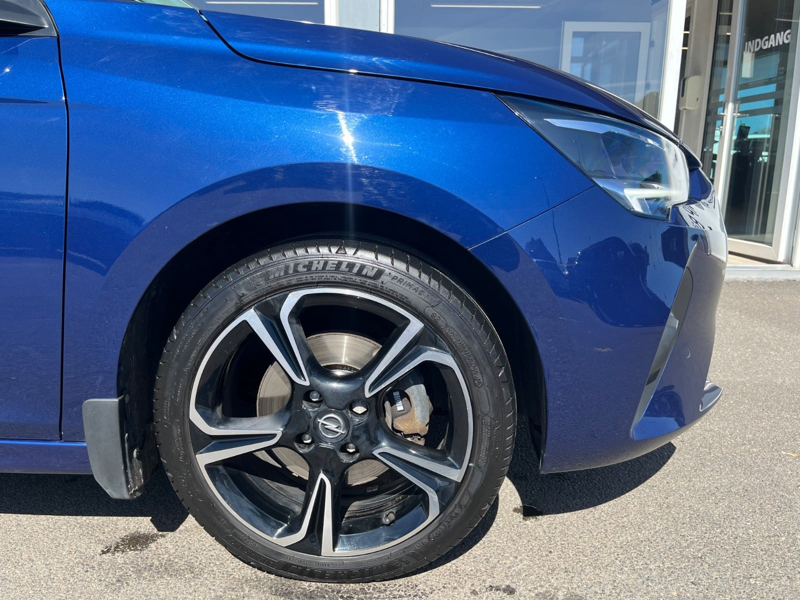 Blå Opel Corsa fra 2021