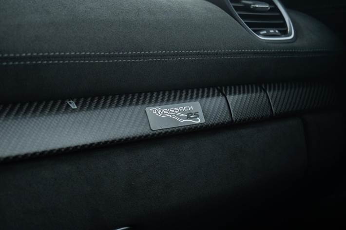 Gul Porsche 718 Cayman GT4 RS fra 2023