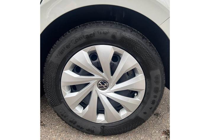 Grå VW Polo fra 2024