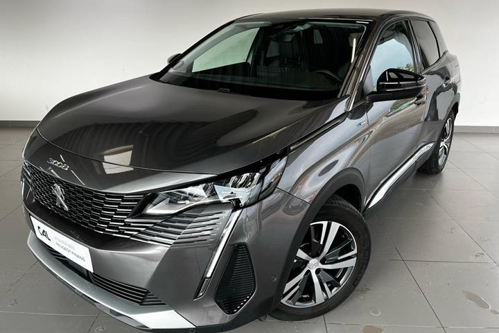 Grå Peugeot 3008 fra 2022 set udefra