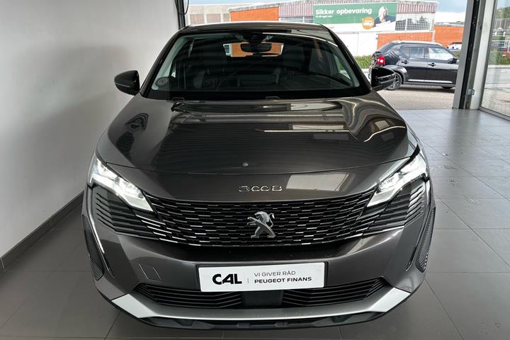 Grå Peugeot 3008 fra 2022