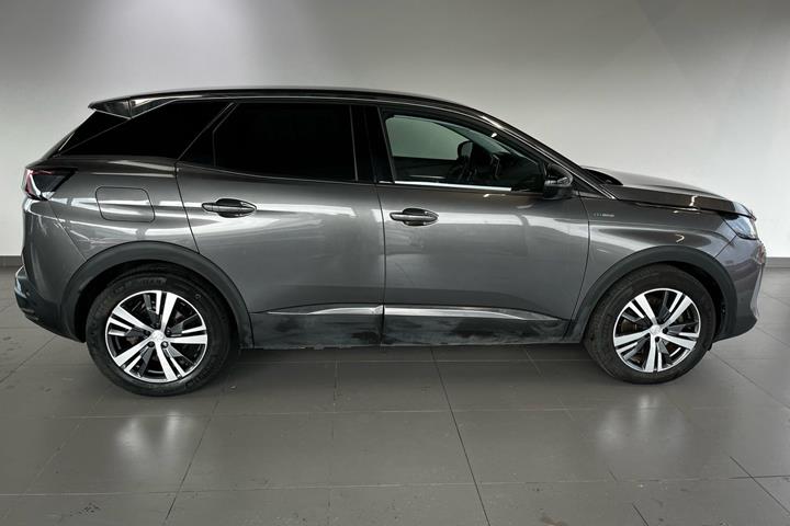 Grå Peugeot 3008 fra 2022