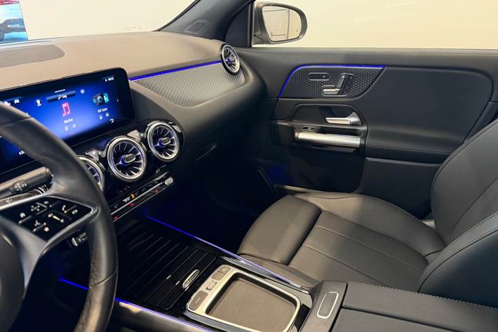 Grå Mercedes EQA250 fra 2025