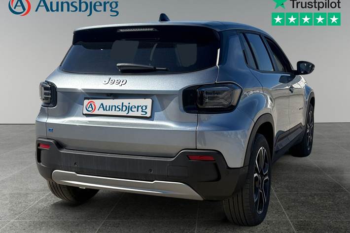 Grå Jeep Avenger fra 2025