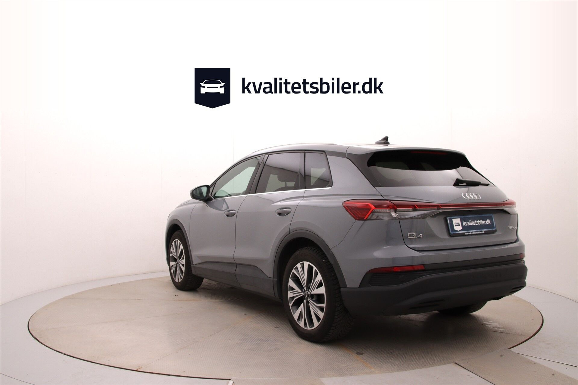 Grå Audi Q4 fra 2021
