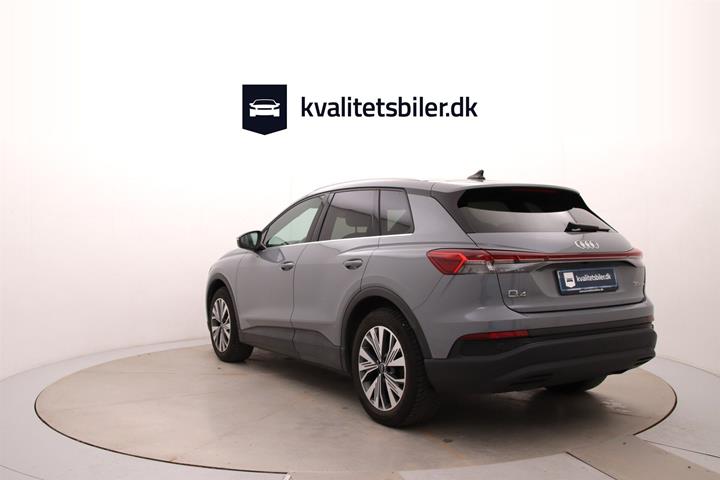 Grå Audi Q4 fra 2021