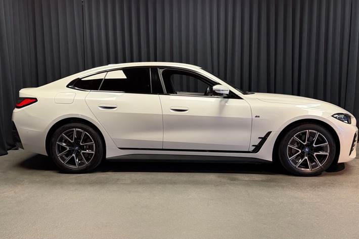 Hvid BMW i4 fra 2022